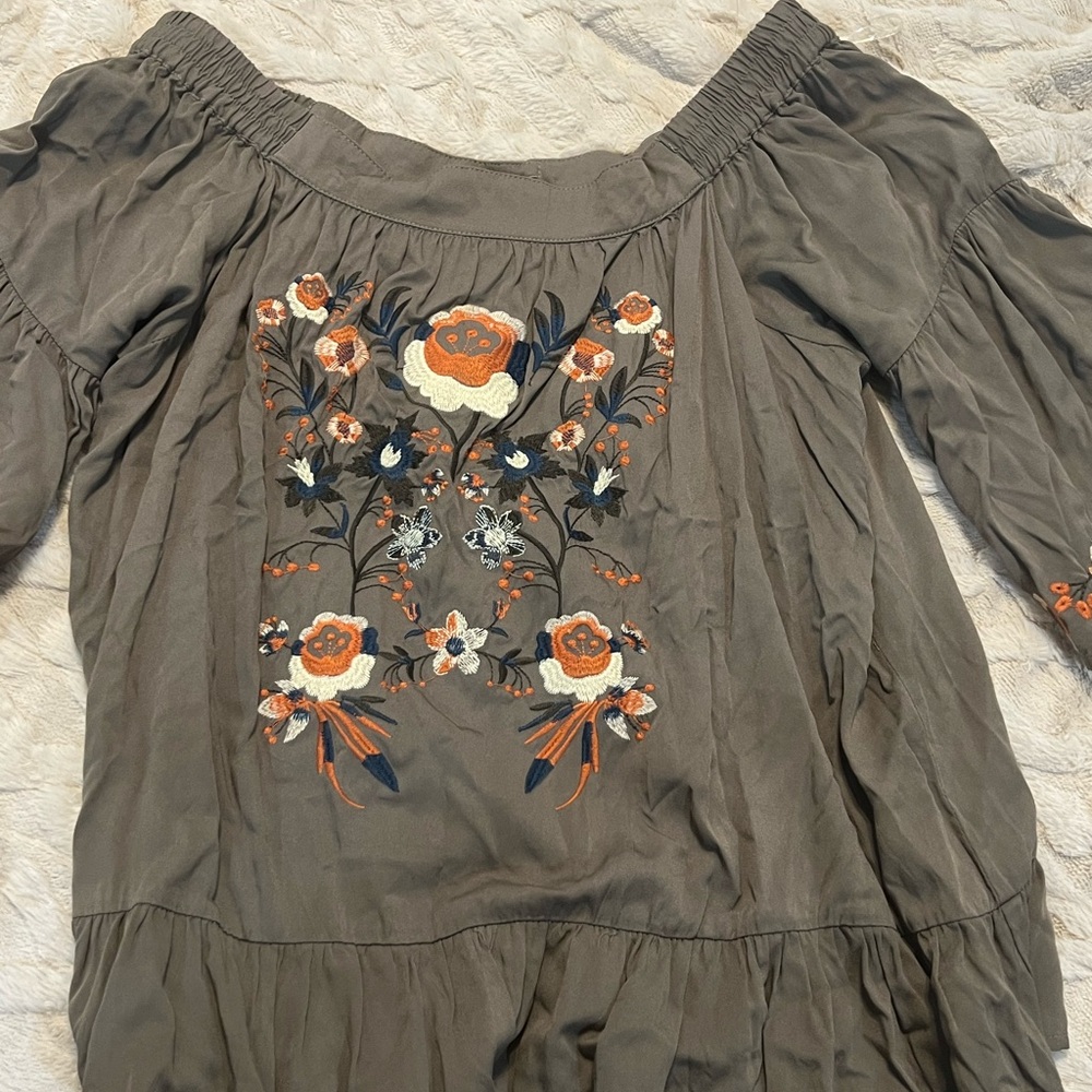 Embroidered Off-Shoulder Top green- Umgee